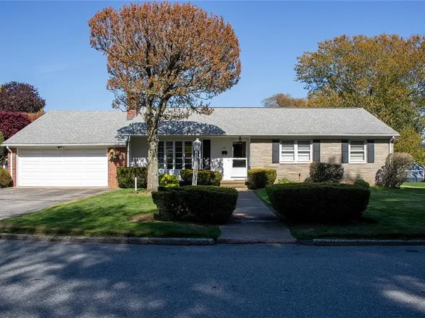 23 Di Ponte Dr, Johnston, RI 02919