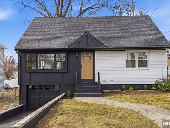 4th image of 116 Washington Pl