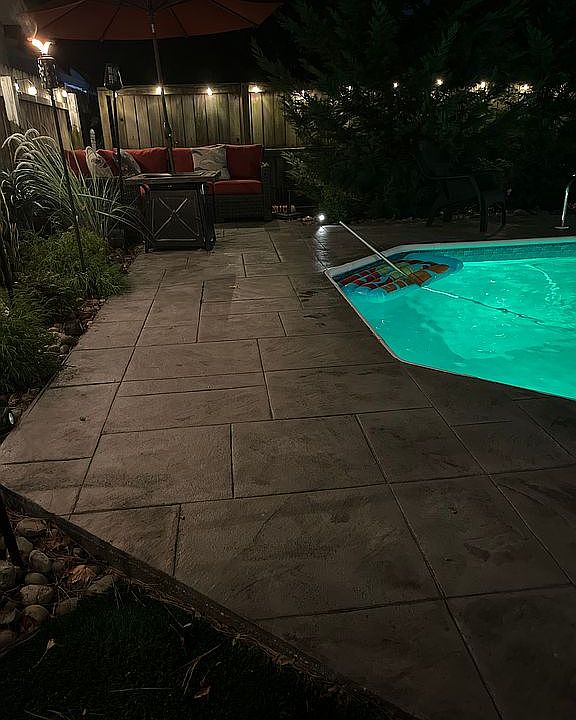 1st image of 2827 Victoria Ave