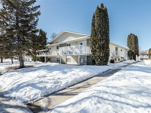 2nd image of 426 Berini Dr #2A
