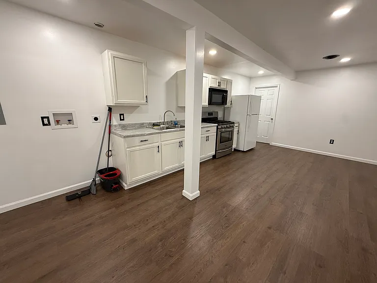 1301 Kennedy Ave #1 — Photo 5