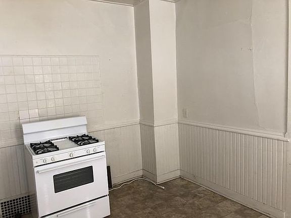 3rd image of 2645 S Pine Ave #Second