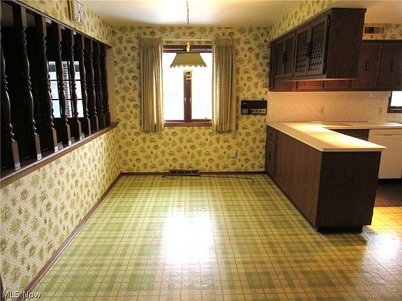 5th image of 13996 Claremont Ave