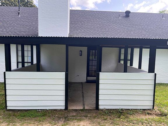 5th image of 296 E Poplar Ave