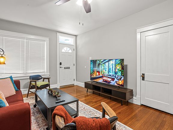 2nd image of 4510 Cleveland Ave #4512