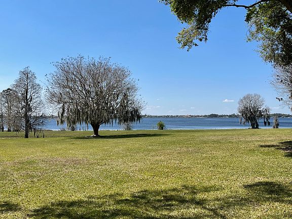 4th image of 412 Laurel Cove Way #412
