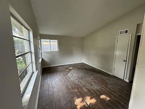 4th image of 270 Triangle Dr