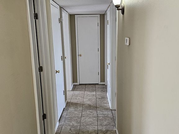 3rd image of 607 Sandstone Dr