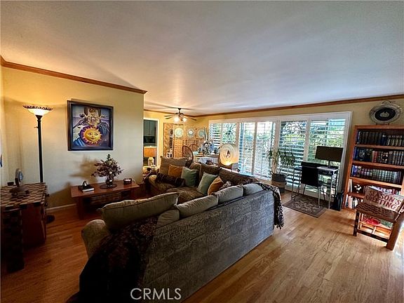 2nd image of 5377 La Jolla Blvd