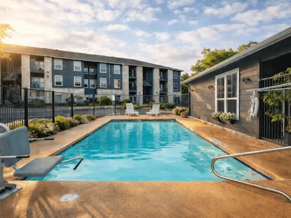 Trails at River Road (Boerne Creekside)