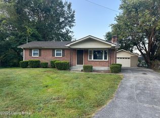 5202 Benson Ct, Louisville, KY 40272