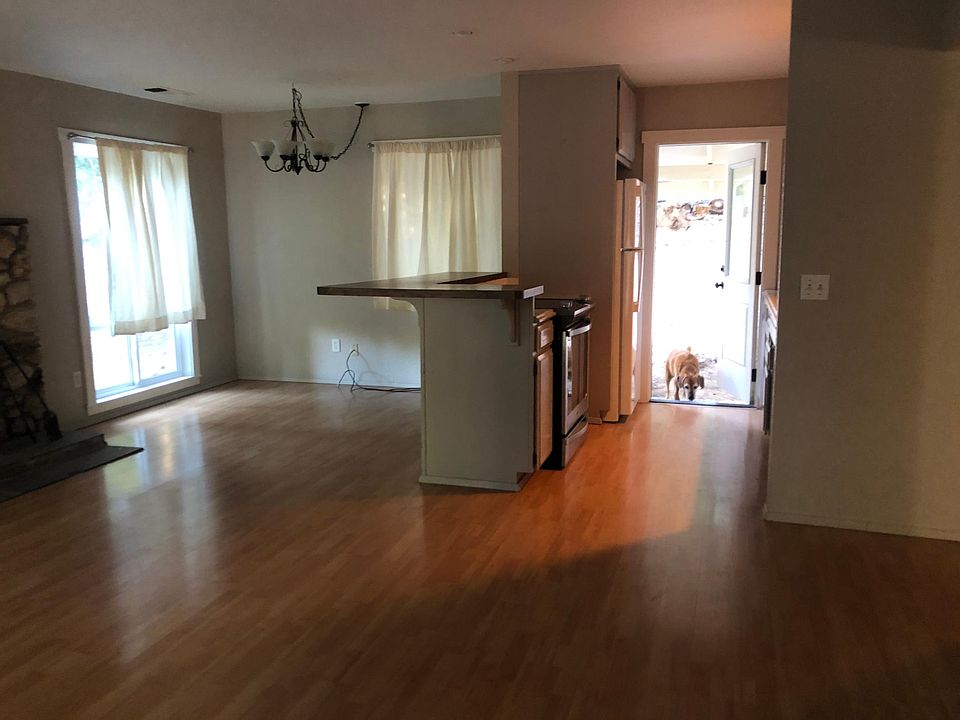 1st image of 12975 Gaston Dr