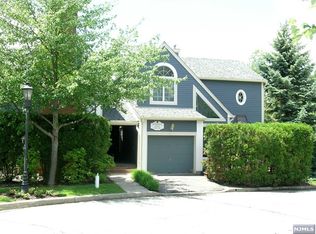 174 Surrey Ct, Ramsey, NJ 07446