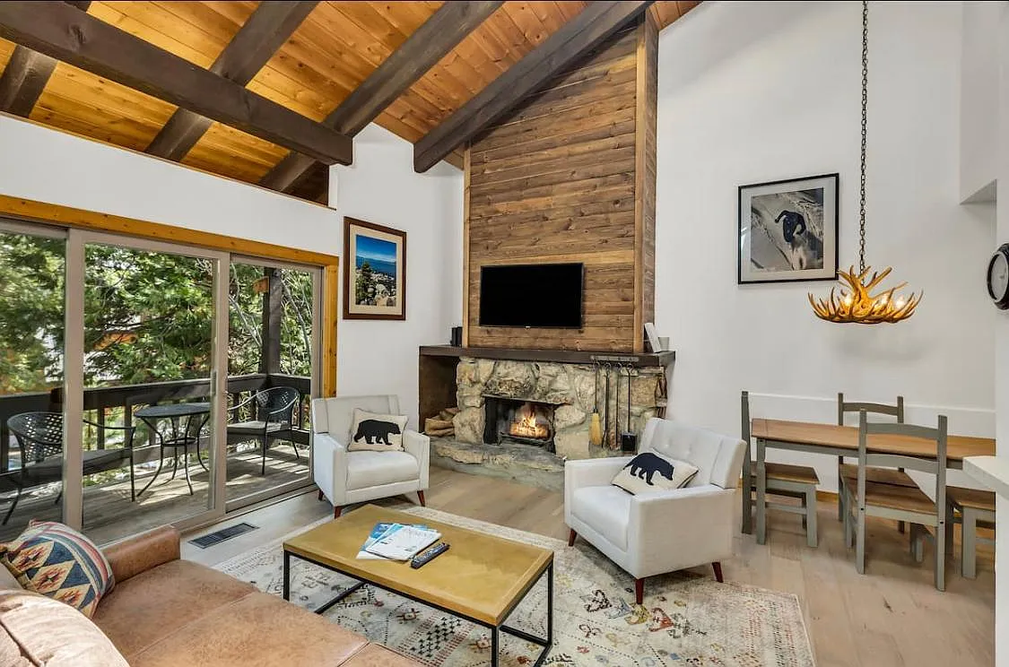3 bed, 952 sqft, $3,000 — Photo 3