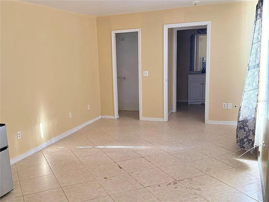 Building Photo - 143 Mango Dr #B
