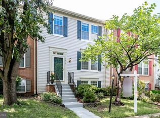 7412 Gadsby Sq, Alexandria, VA 22315