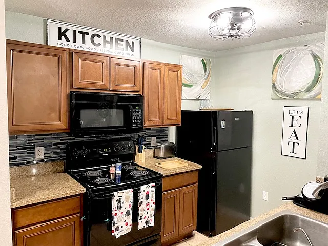 5447 Vineland Rd #1110 — Photo 4