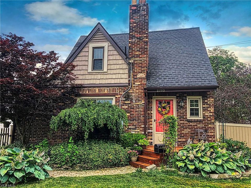 1st image of 2710 Oakwood Dr