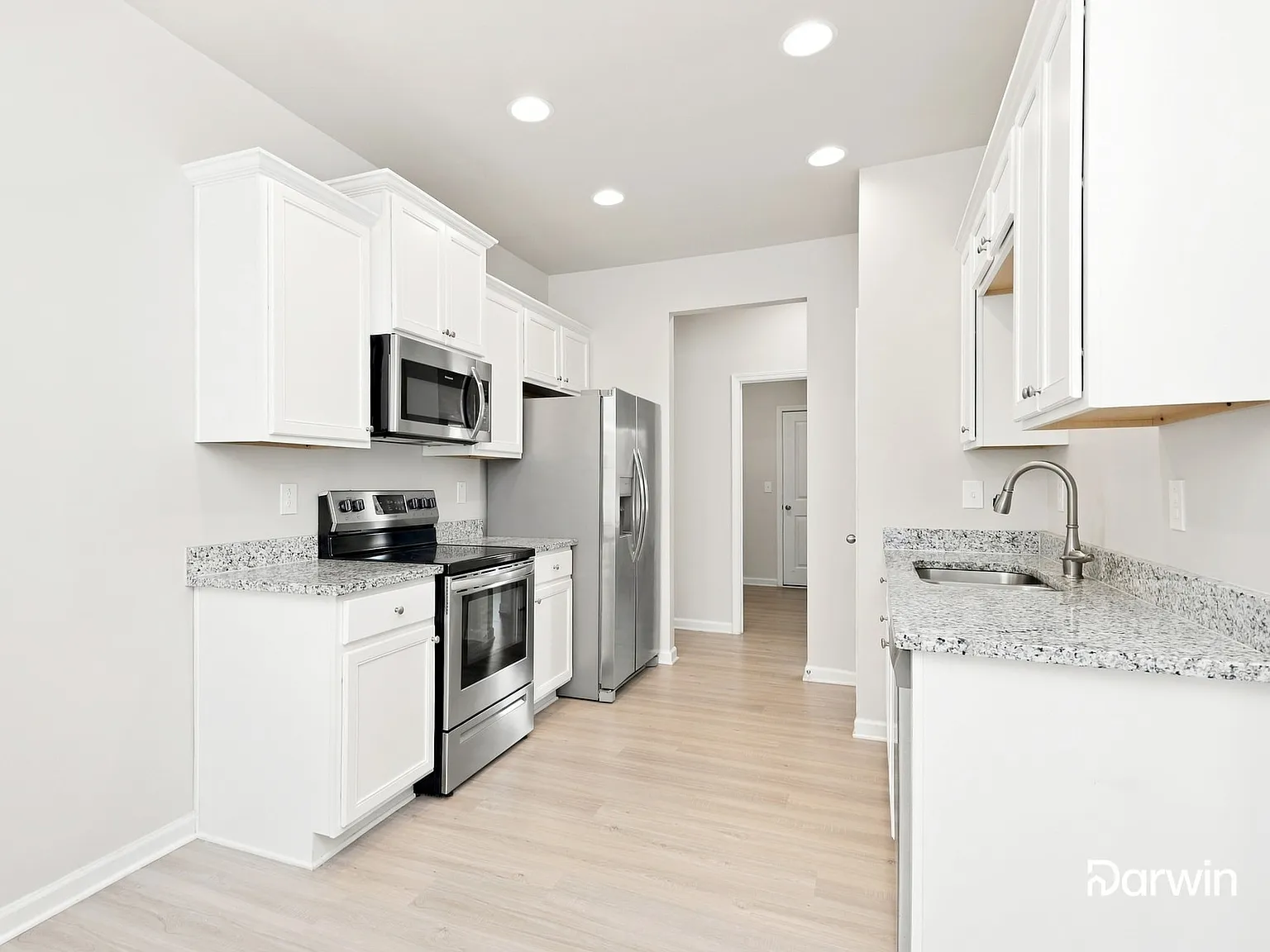 3 bed, 2.0 bath, 1601 sqft, $1,585 — Photo 4
