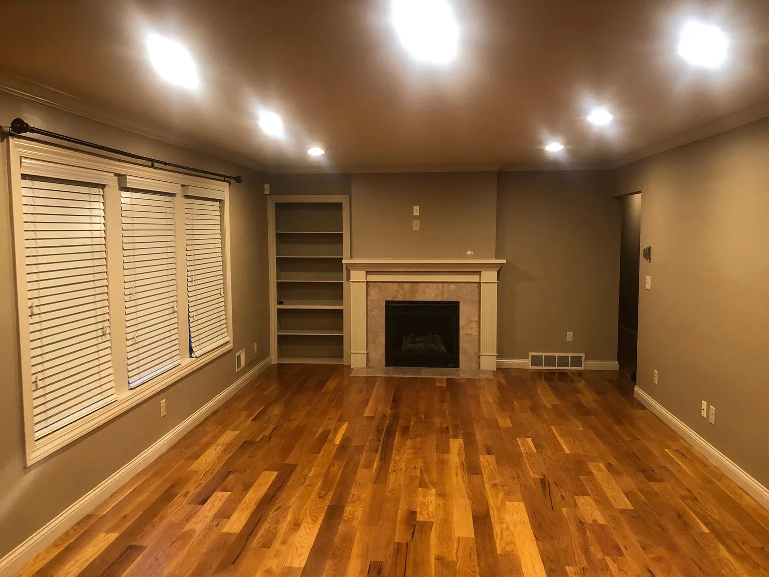 370 Charleston Ave — Photo 3