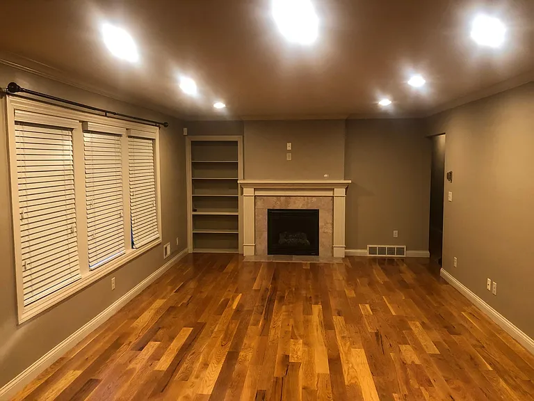 370 Charleston Ave — Photo 3