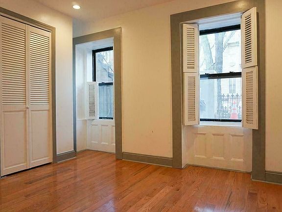 3rd image of 264 Clifton Pl #1G