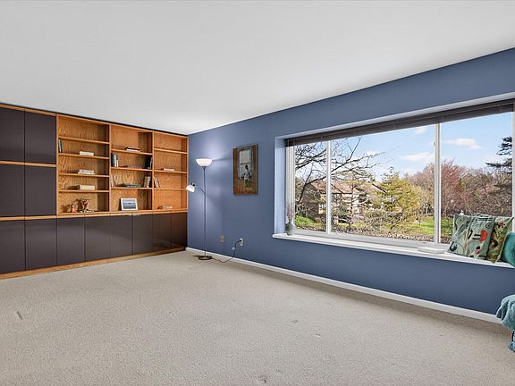 4th image of 2555 Meade Ct