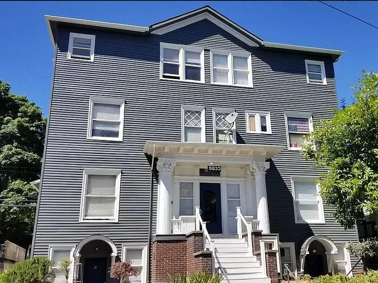 5033 Brooklyn Ave NE #20 — Photo 1