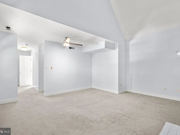 1011 Charles St #C — Photo 29