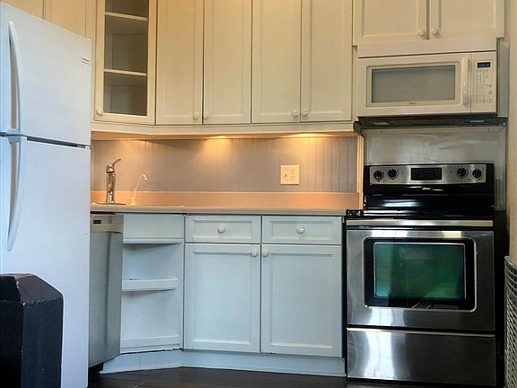 Spacious and new kitchen with disposal and dishwasher