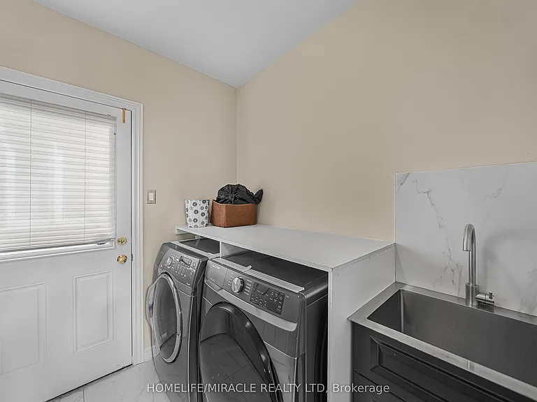 9 Berryfield Way — Photo 24