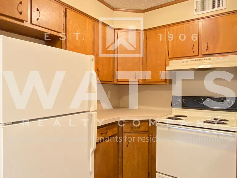 Club View Apartments — Photo 7