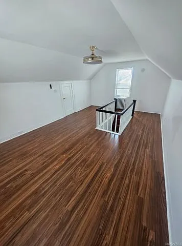 3 bed, 1.0 bath, 800 sqft, $3,200 — Photo 4
