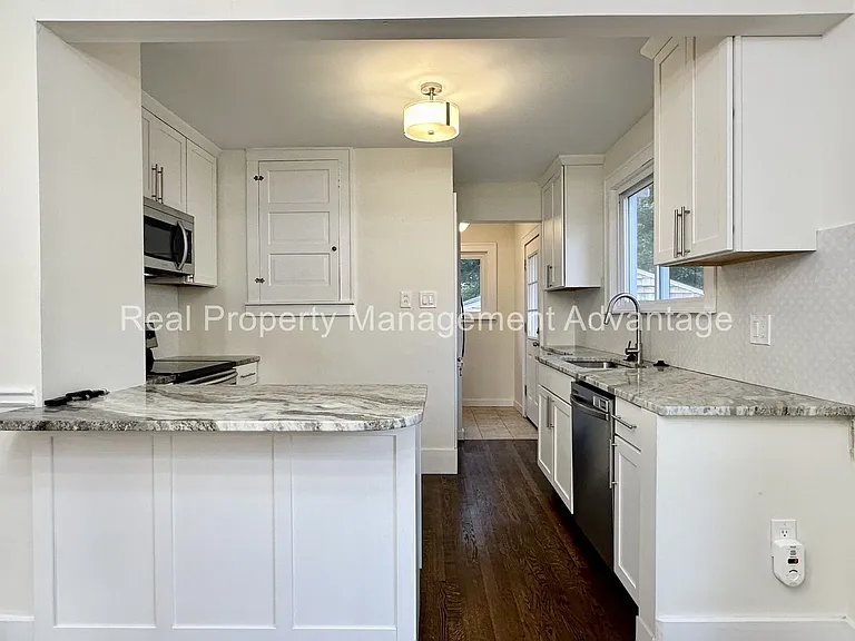 310 W Hazelhurst St — Photo 9