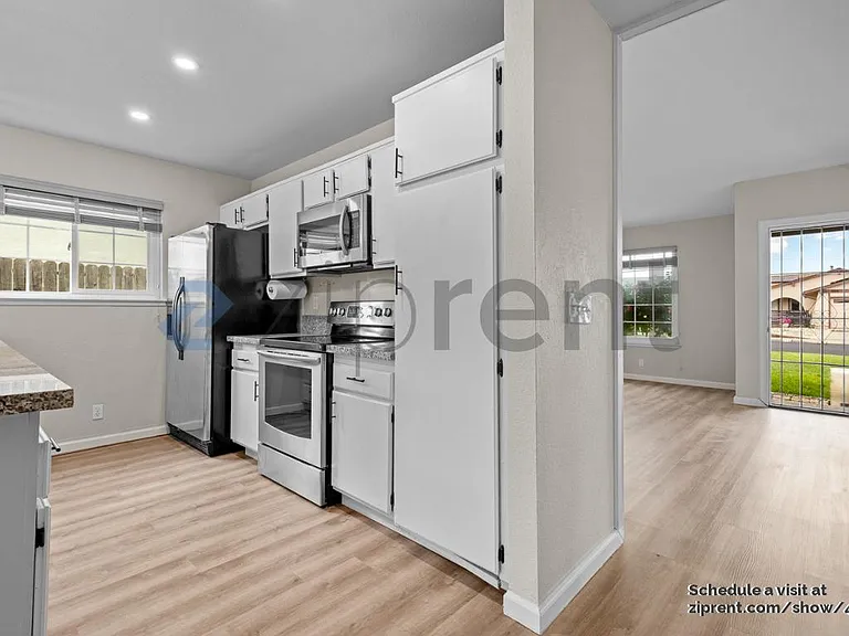 208 Richard Pl — Photo 11