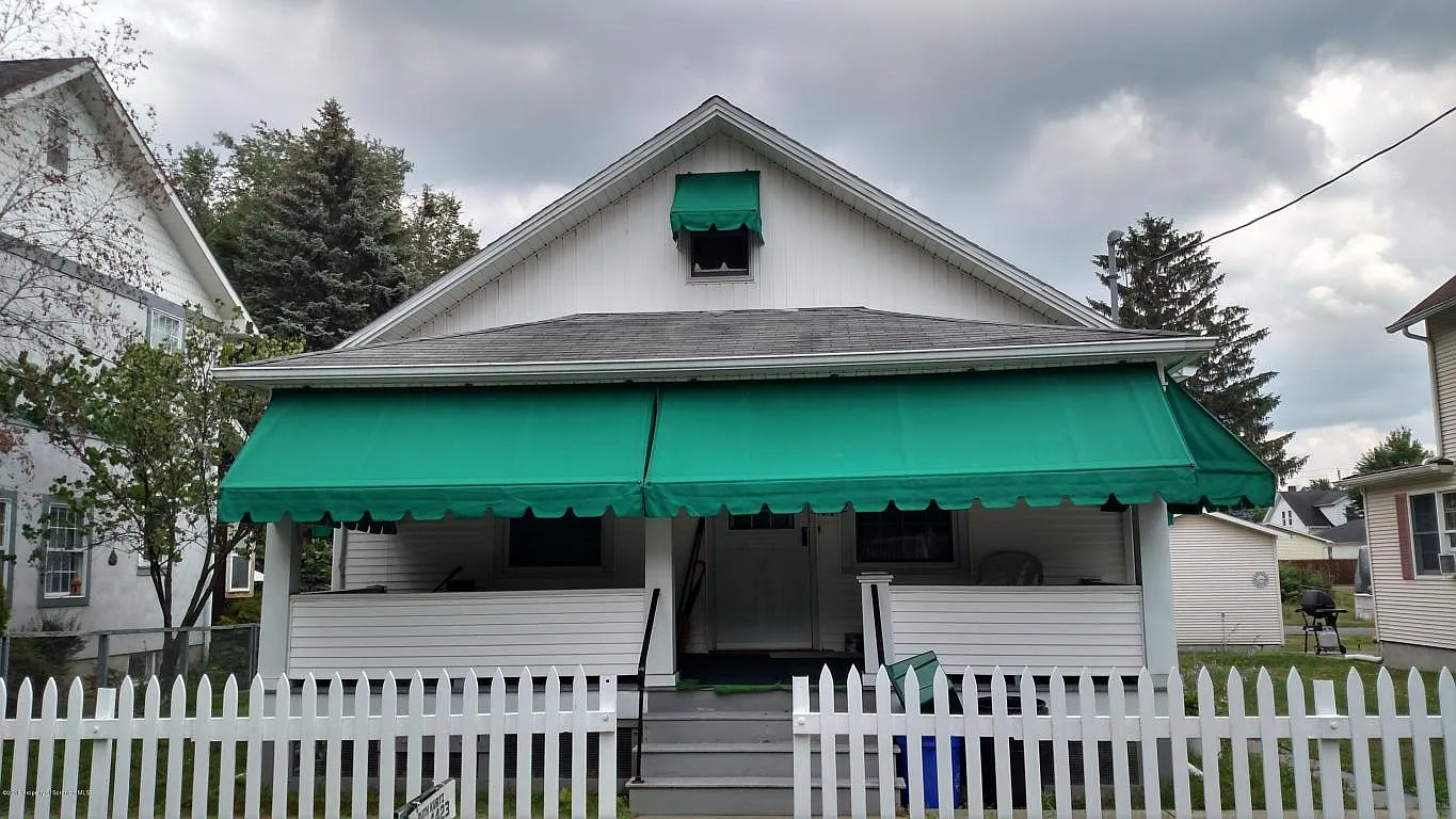 332 Rose St photo 1