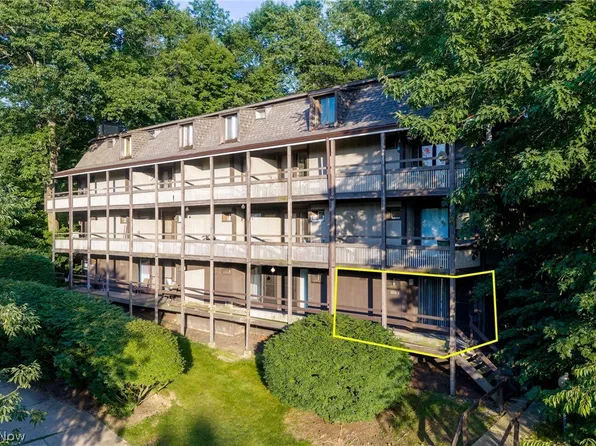 1712 Treetop Trl #37, Akron, OH 44313