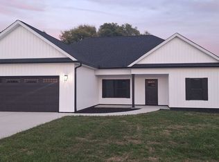 1557 Rowe Gap Rd, Winchester, TN 37398