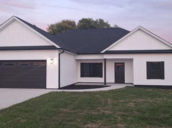 1557 Rowe Gap Rd, Winchester, TN 37398