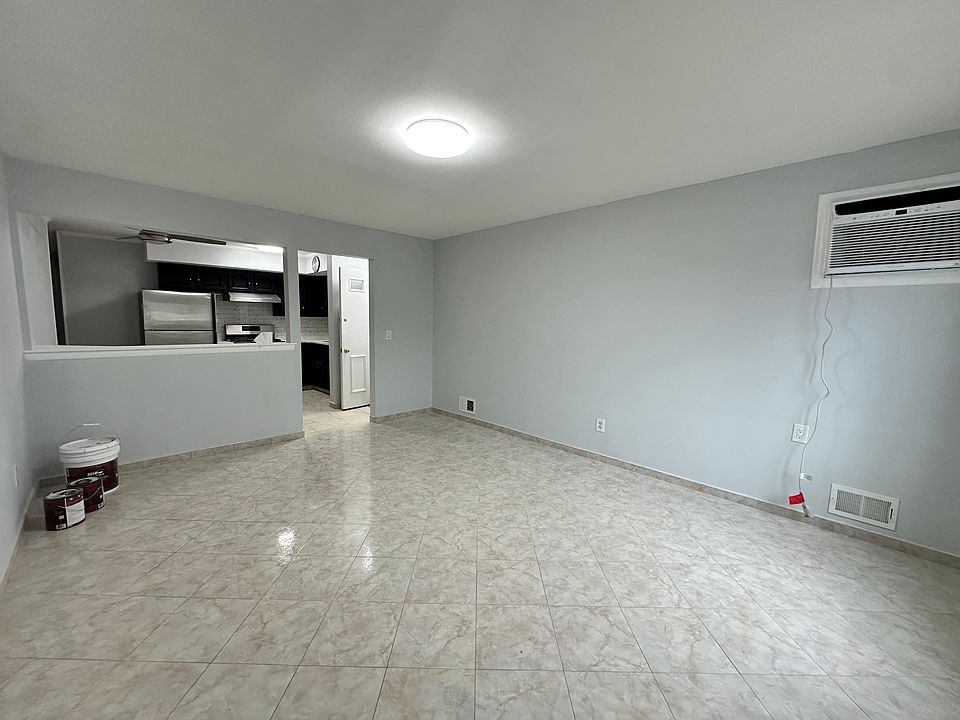 1st image of 175 Queen St Floor 2