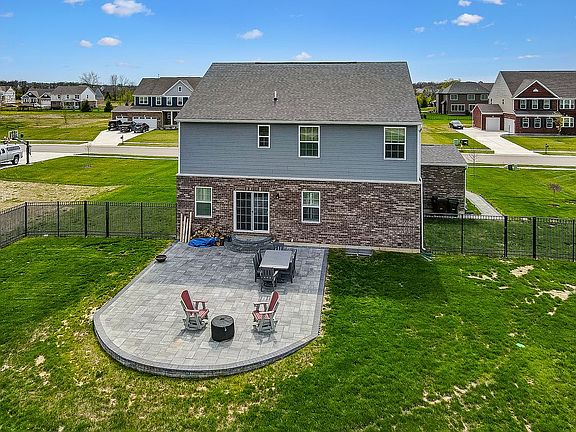4th image of 11072 Elk Creek Dr