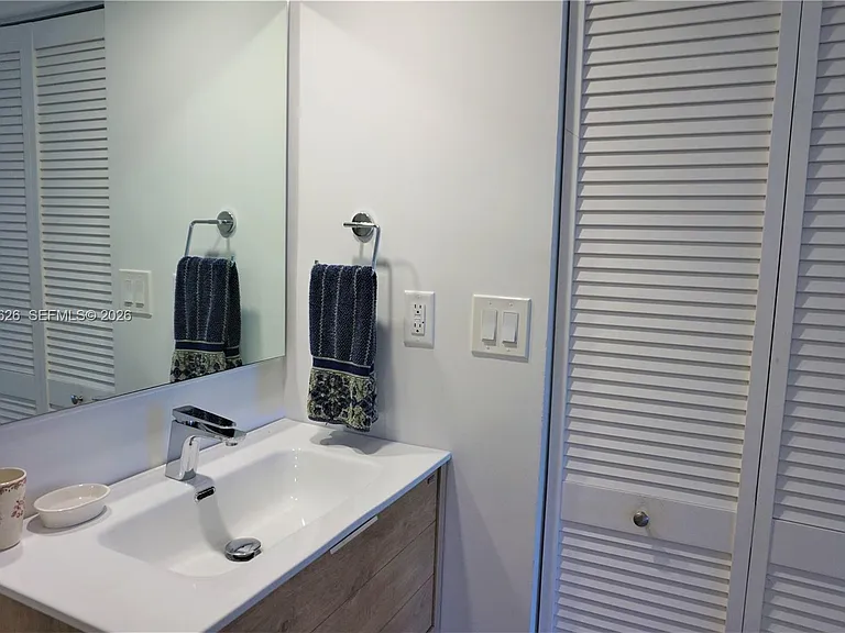210 Sea View Dr #408 — Photo 23