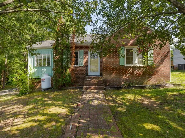 1621 9th St, Victoria, VA 23974