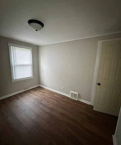 457 Maryland St NE — Photo 6