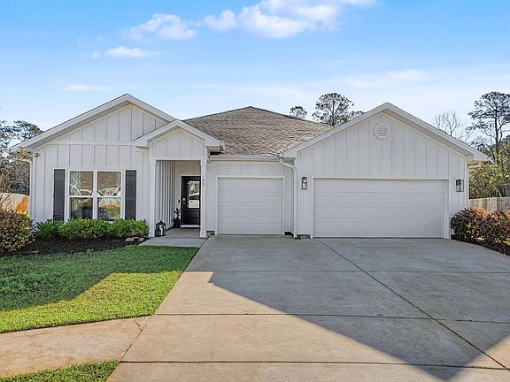 2nd image of 48 Hammock Cir