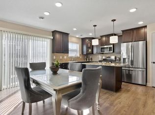 3332N Lakewood Trl, Woodbury, MN 55129