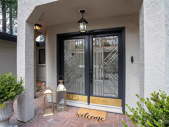 3rd image of 12785 Gravelly Lake Drive SW