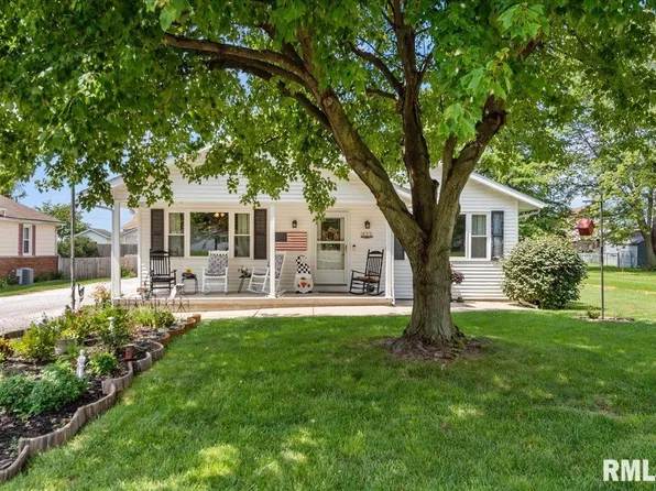 421 Lewis Dr, Dawson, IL 62520