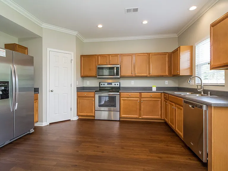 1016 Solomon Ln — Photo 7