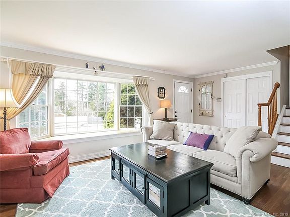 3rd image of 15 Duke Dr